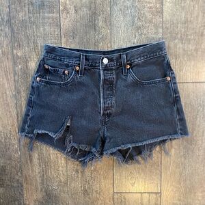 levi’s 501 black distressed denim cutoff shorts size 29